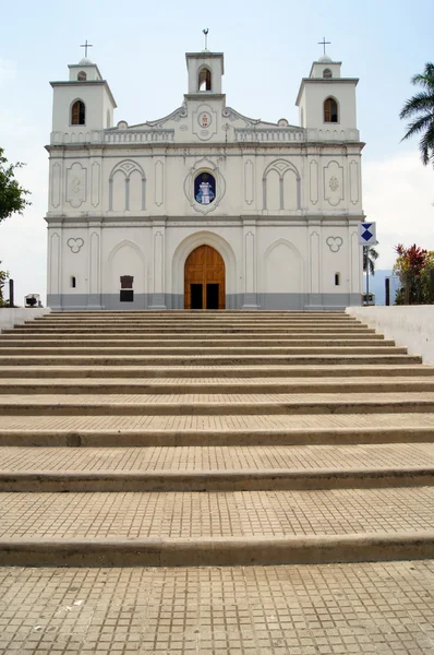 Лестница и церковь — стоковое фото