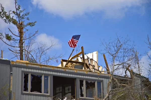 Huis vernietigd door storm — Stockfoto