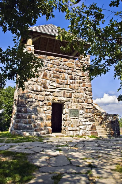 Eski taş gözetleme kulesi — Stok fotoğraf