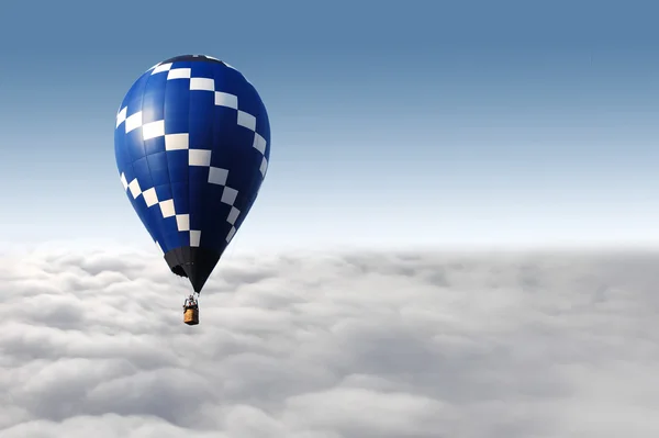 Hete lucht ballon vliegen — Stockfoto