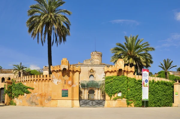 Desvalls Palace en Parc del Laberint d 'Horta en Barcelona, España —  Fotos de Stock