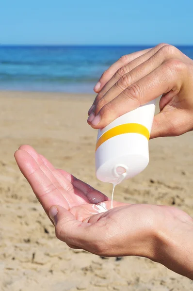 Sun cream — Stock Photo, Image