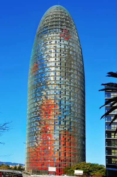 Torre agbar στη Βαρκελώνη, Ισπανία — Φωτογραφία Αρχείου