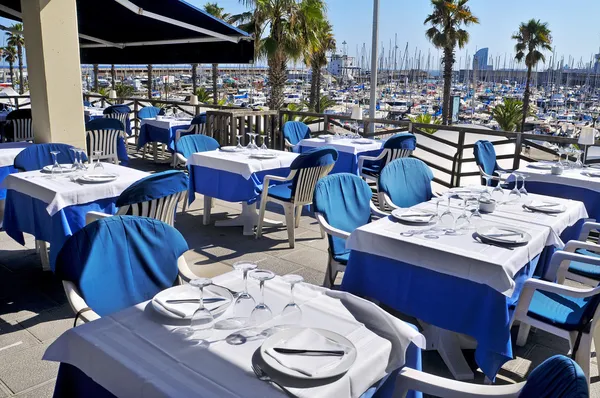 Restaurante terraço em Barcelona, Espanha — Fotografia de Stock