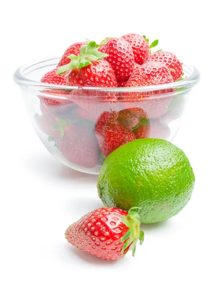 Φράουλες και ασβέστη — Φωτογραφία Αρχείου