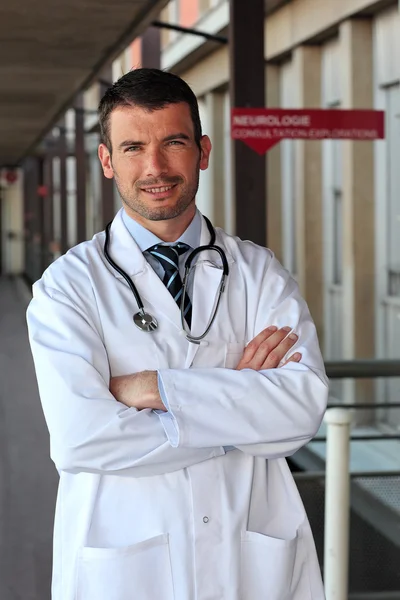 Doutor no corredor — Fotografia de Stock