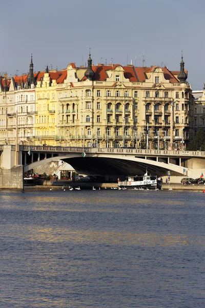 Pionowy most Pragi — Zdjęcie stockowe