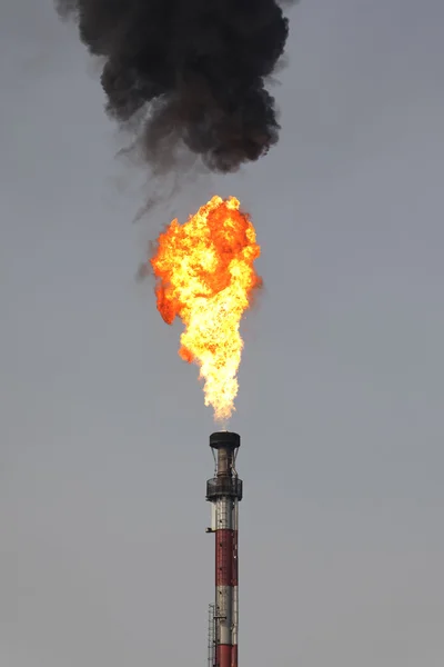 製油所の煙 — ストック写真
