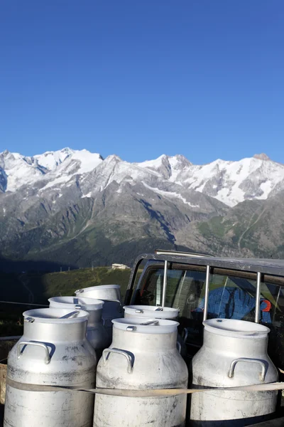 Alpine melk — Stockfoto