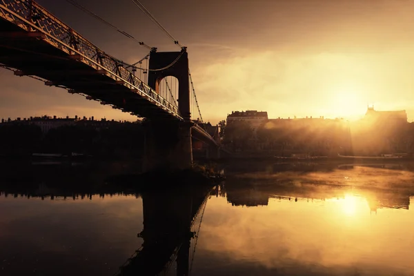 De zon en de brug — Stockfoto