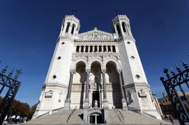 Front of cathedral clipart