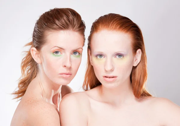 两个红头发的漂亮女人 — 图库照片