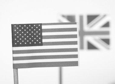 İngiliz ve Amerikan bayrakları
