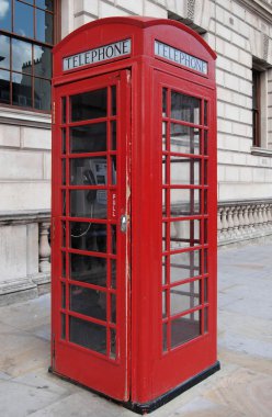 Londra telefon kulübesi