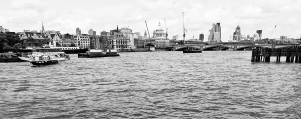 런던의 템스강 — 스톡 사진
