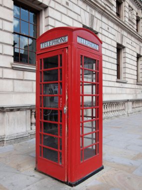 Londra telefon kulübesi