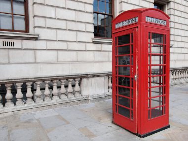 Londra telefon kulübesi