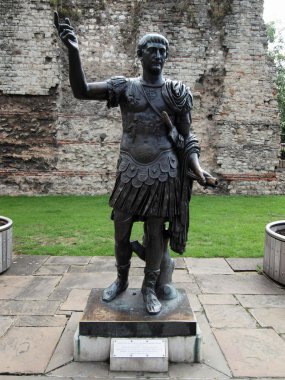 İmparator Trajan'ın heykeli