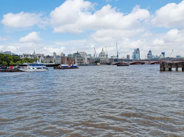 Die Themse in London — Stockfoto