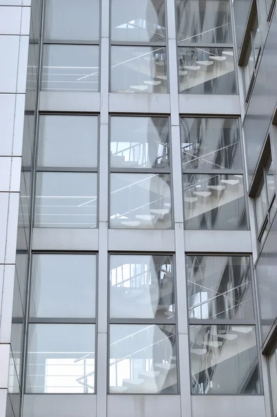 As escadas do edifício moderno — Fotografia de Stock