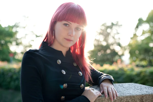 Kızıl saçlı çekici genç kız — Stok fotoğraf