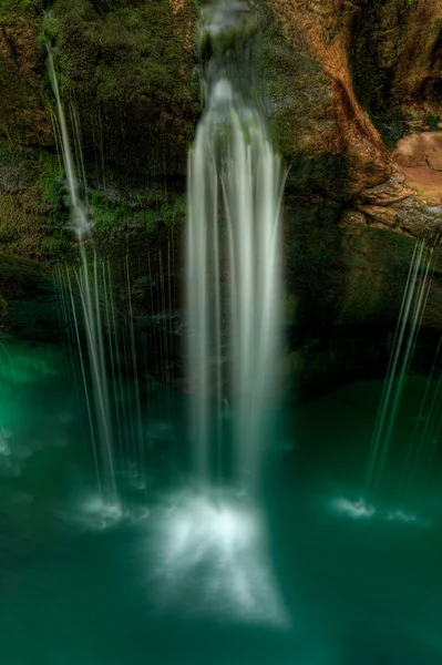 ソカ川 valey スロベニアの小さな滝 — ストック写真