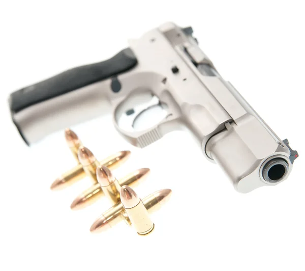 Zbraň - pistoli izolovaných na bílém pozadí — Stock fotografie