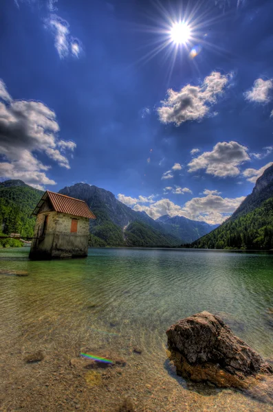House in lake — Stock Photo, Image