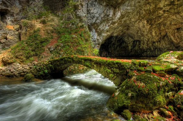 Ondergrondse rivier kromme — Stockfoto