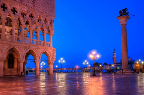 Palacio de los Duques en la plaza de San Marcos en Venecia Italia — Foto de Stock