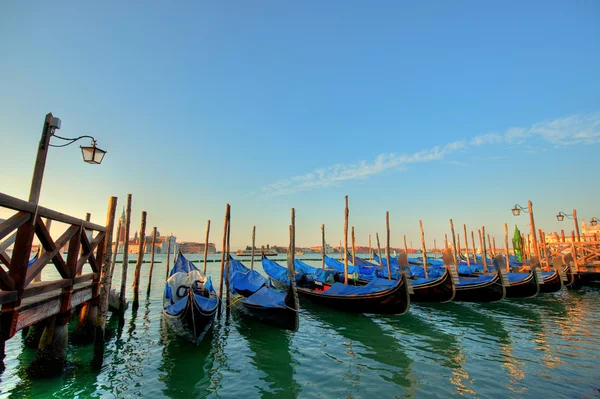 Gondoli w Wenecji — Zdjęcie stockowe