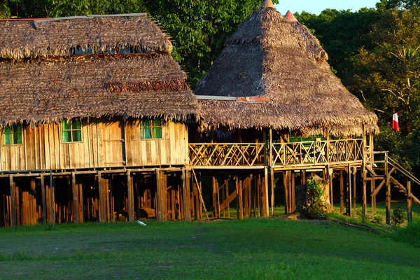 Indian community in Peruvian Amazon — Stock Photo, Image