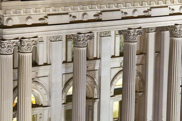 Kolumner i state capitol building — Stockfoto