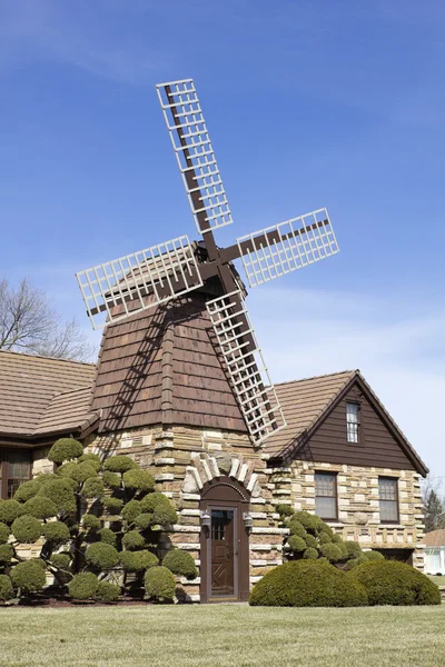 Windmill house — Stock Photo, Image