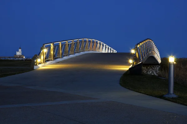Pedestrian bridge by the Lakefront in Milwaukee — Stock Photo, Image