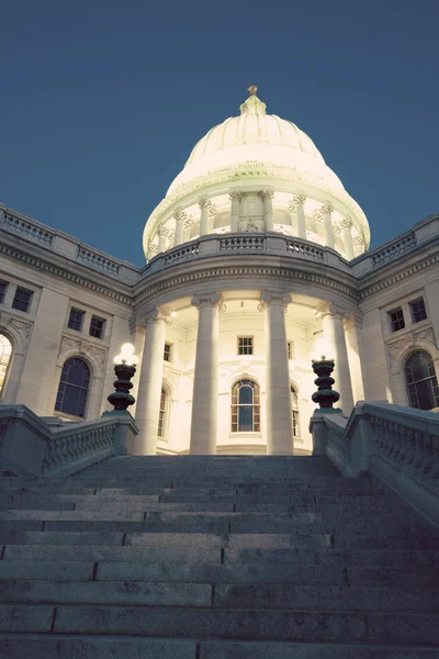 State Capitol Building em Madison, Wisconsin — Fotografia de Stock