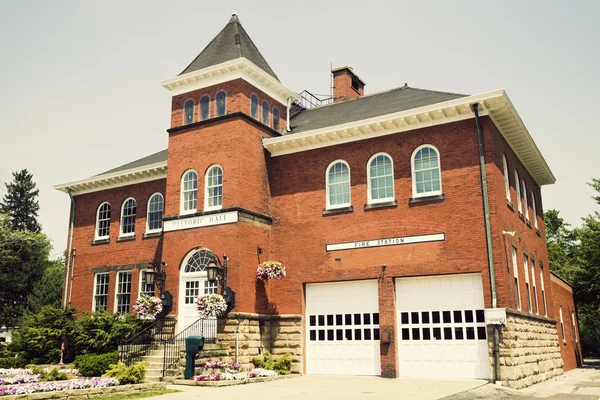 Historický sál a požární stanice v nezávislost — Stock fotografie