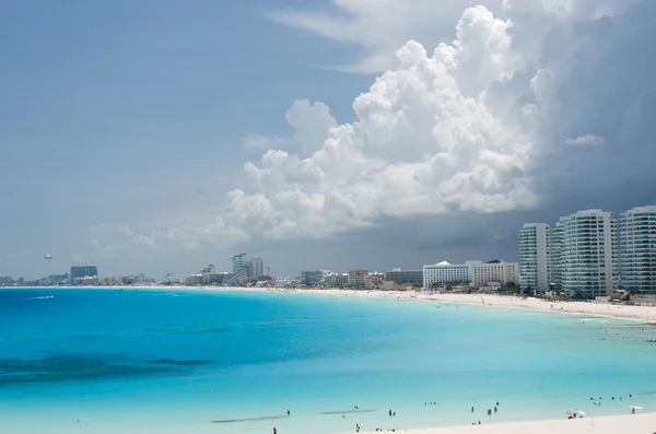 fırtına bulutları towers yakınındaki punta cancun Resort kapak