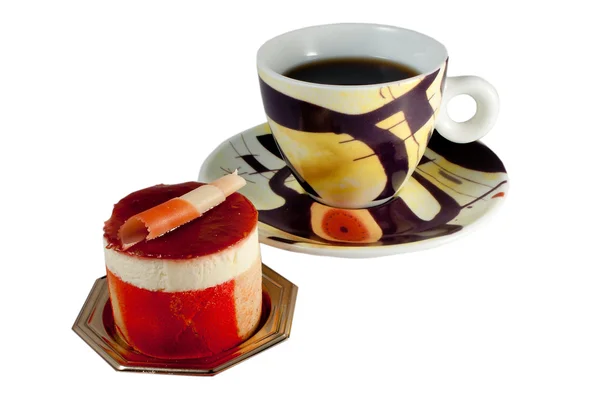 Pastelería de frutas y taza de café sobre fondo blanco — Foto de Stock