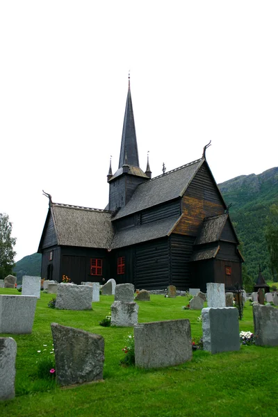 Lom Stave Church and cemetery - vertical — Stock Photo, Image