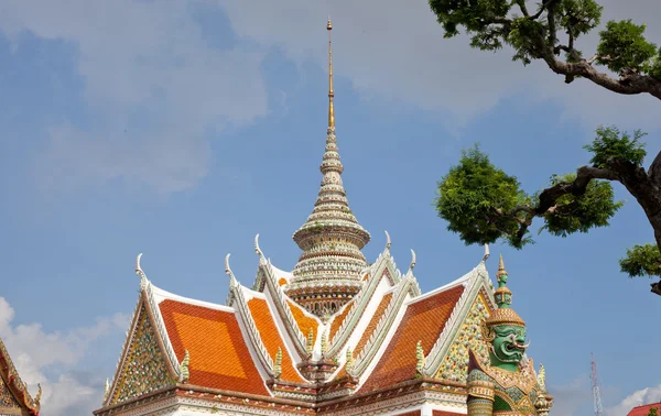 ワット ・ アルンラーチャワラーラーム タイで目に見えない — ストック写真