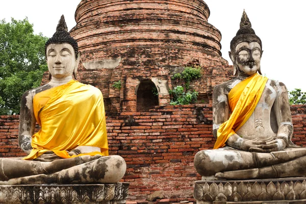 Buda en restos antiguos — Foto de Stock
