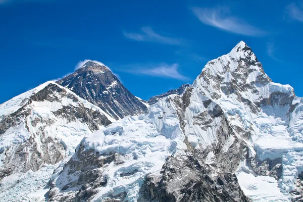 Az Everest és a lhotse hegycsúcsok. Nézd, a kala pattar - Nepál — Stock Fotó