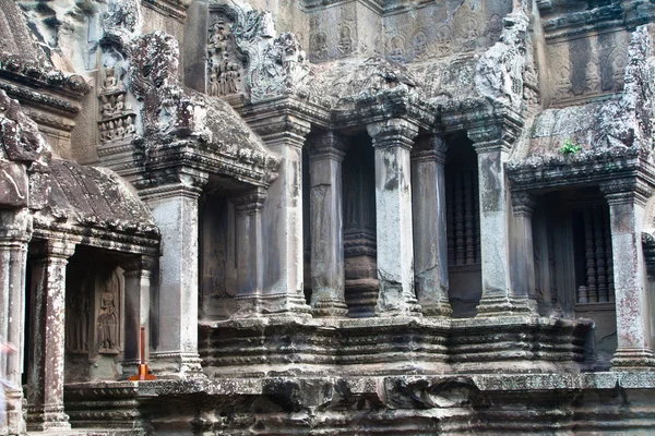 Pilíře v chrámu angkor wat u siem sklízet, Kambodža — Stock fotografie