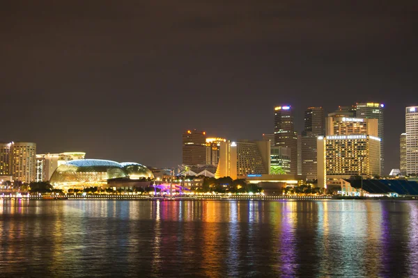 Singapore skylines città di notte — Foto Stock