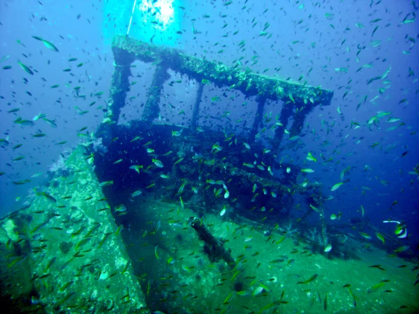 King Cruiser Wreck in waters of Andaman Sea around Phi Phi islands — Stock Photo, Image