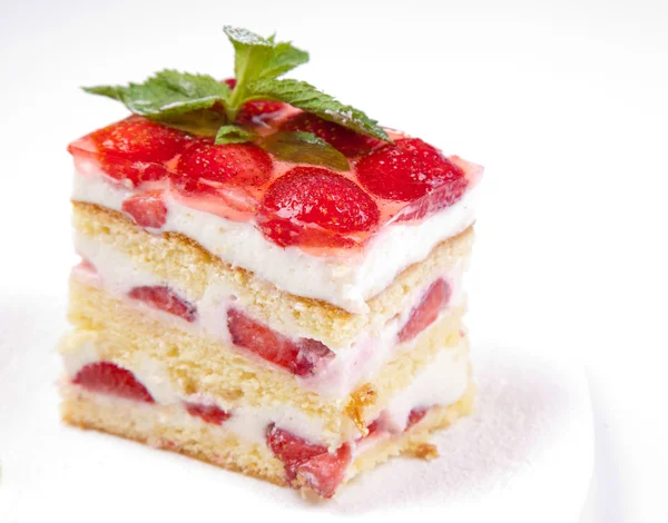Gâteau aux fraises et menthe — Photo