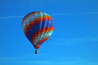 kırmızı beyaz ve mavi çizgili balloon3