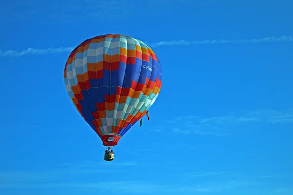 Piros fehér-kék csíkos balloon3 — Stock Fotó