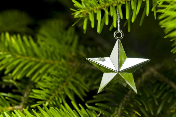 Décoration d'arbre de Noël en forme d'étoile — Photo